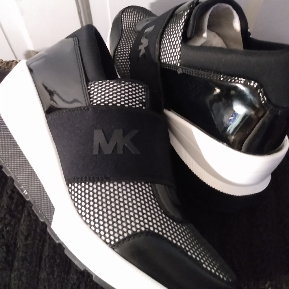 Sneakers athletic